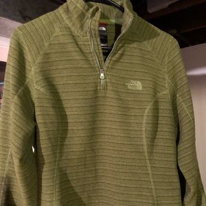 Northface quarterzip green moss color, fleece